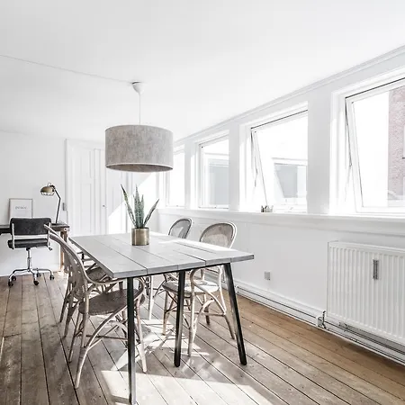 Apartament Cosy In City Centre *